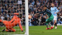 Bernardo Silva menyamakan skor pada menit ke-11. Foto: Laurence Griffiths/Getty Images