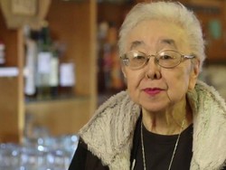 Nenek 89 Tahun Ini Jadi Pegawai Tertua di Resto Sushi Legendaris