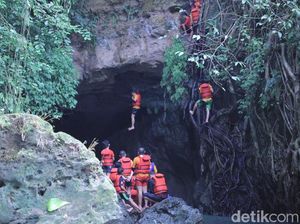 Wisatawan Tewas Usai Lompat dari Ketinggian 7 Meter di Citumang Wisatawan Tewas Usai Lompat dari Ketinggian 7 Meter di Citumang