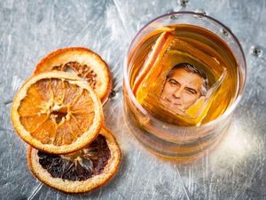 Minum Koktail Ini Bisa Pandangi Wajah George Clooney