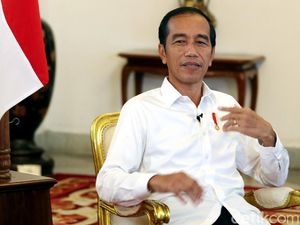 Warga Dilarang Bawa HP dan Tas ke Open House Jokowi Besok Warga Dilarang Bawa HP dan Tas ke Open House Jokowi Besok