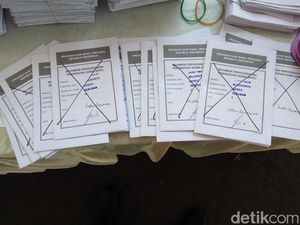 15 Surat Suara Tercoblos Ditemukan di TPS Mojokerto