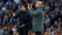 Guardiola memimpin City menghadapi Tottenham di Etihad Stadium, dalam leg kedua perempatfinal Liga Champions, Kamis (18/4/2019) dini hari WIB. Ia mengusung misi mengejar ketertinggal 0-1 dari leg pertama. Di sebelahnya, manajer Tottenham Mauricio Pochettino juga mengawal The Lilywhites. (Foto: Phil Noble/Reuters)