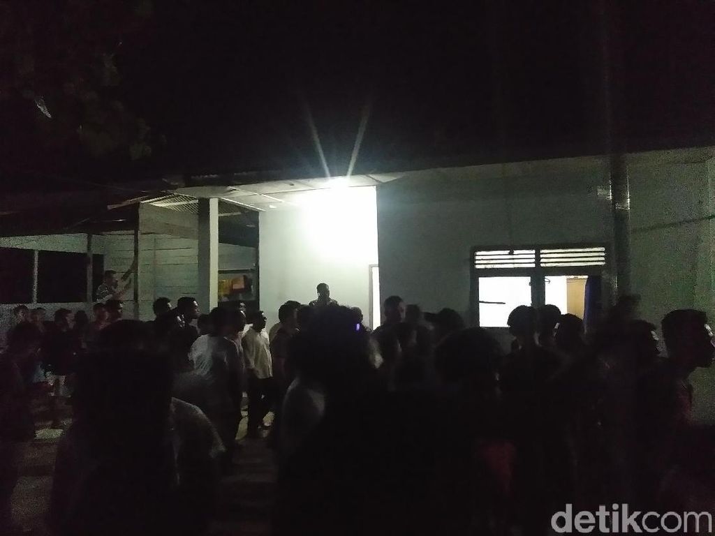 Pengakuan Bocah yang Picu Massa Geruduk Pos TNI AL Pusong Pengakuan Bocah yang Picu Massa Geruduk Pos TNI AL Pusong