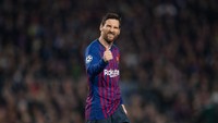 Atlet dengan pendapatan tertinggi di dunia adalah Lionel Messi. Bintang Barcelona itu punya pendapatan 127 juta dollar AS (Rp1,808 triliun). Foto: Matthias Hangst/Getty Images