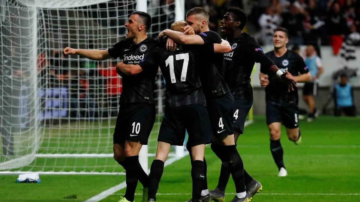Eintracht Frankfurt dan Valencia lolos ke semifinal Liga Europa (Foto: Kai Pfaffenbach/Reuters)