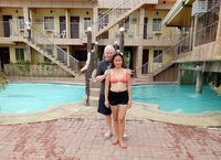 Pasangan Beda Usia 32 Tahun, Jatuh Cinta Karena Sama-sama Suka Reptil 