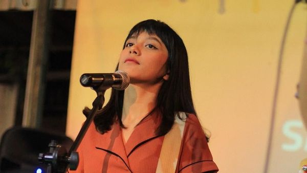 Foto: Bassist Manis Asal Bandung Ini Sering Disebut Netizen Istri Online-ku