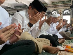 Prabowo Salat Jumat di Masjid Agung Al-Azhar