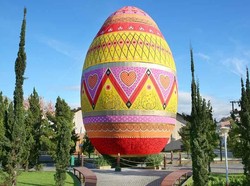 Ini Telur Paskah Terbesar Dunia yang Pecahkan Guinness World Records