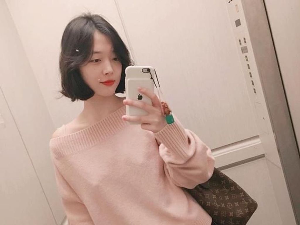 Perdana Sejak 14 Tahun Debut, Sulli akan Rilis Lagu Solo Perdana Sejak 14 Tahun Debut, Sulli akan Rilis Lagu Solo