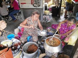 Puaskan Selera Dengan 5 Jajanan Kaki Lima Enak yang Ada di Penang, Malaysia