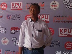 Ratusan Surat Suara Tercoblos, 1 TPS di Sumenep Lakukan Coblos Ulang Ratusan Surat Suara Tercoblos, 1 TPS di Sumenep Lakukan Coblos Ulang