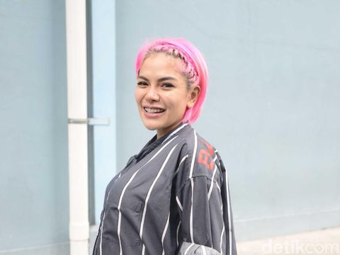 Memahami Alasan Nikita Mirzani Tak Mau Lahiran Didampingi Suami