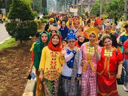 Jelang Hari Kartini, Bisnis Sewa Pakaian Adat Kebanjiran Pesanan