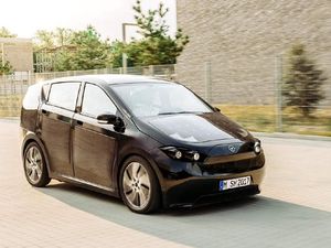Produsen Jerman Ini Siap Produksi Mobil Tenaga Matahari Produsen Jerman Ini Siap Produksi Mobil Tenaga Matahari
