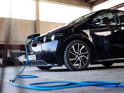 Mobil Tenaga Matahari Mulai Diproduksi