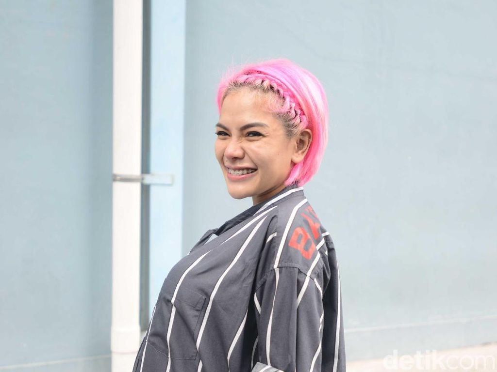 Cie! Nikita Mirzani Sebut Billy Syahputra Akan Nikah Tahun Depan Cie! Nikita Mirzani Sebut Billy Syahputra Akan Nikah Tahun Depan