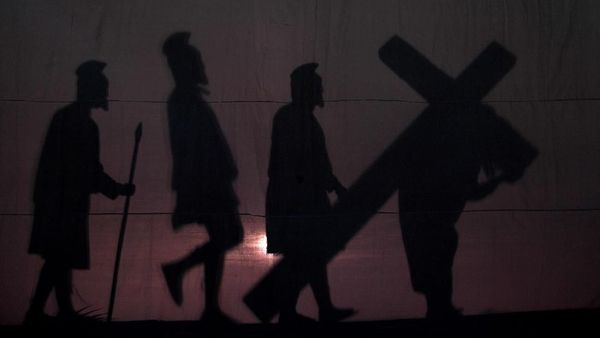 Potret Prosesi Jalan Salib di Seluruh Indonesia