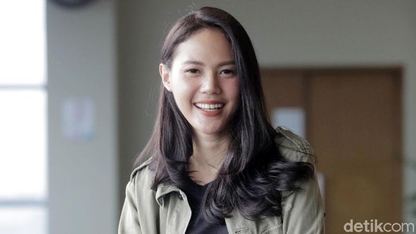 Della Dartyan, Samuel Rizal dan Nikita Mirzani