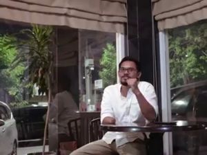 Kisah Sopir Taksi Online Layani Penumpang dengan Satu Tangan