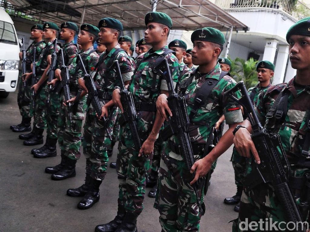 Bawa Senjata Laras Panjang, TNI Jaga Ketat KPU