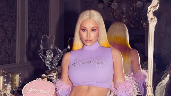 Foto: Iggy Azalea Promo Single Sambil Pamer Tubuh Seksi Bak Jam Pasir