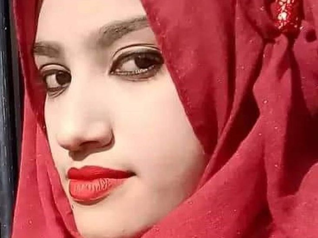 Perempuan Muda Dibakar Sampai Mati karena Laporkan Pelecehan Seks Perempuan Muda Dibakar Sampai Mati karena Laporkan Pelecehan Seks