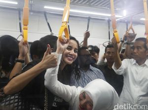Kirana Larasati Minta Semua Bisa Tahan Emosi Lihat Situasi Politik Terkini Kirana Larasati Minta Semua Bisa Tahan Emosi Lihat Situasi Politik Terkini