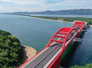 Jadi Kebanggaan Jokowi, Jembatan Holtekamp Telan Rp 1,6 T Jadi Kebanggaan Jokowi, Jembatan Holtekamp Telan Rp 1,6 T