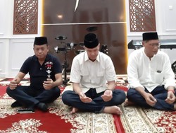 Syukuran Pemilu Damai, Ganjar Doa Bersama Anak Yatim di Sleman