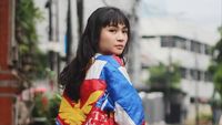 Foto: Jaket yang Viral Ini Dibuat dari Spanduk Bekas Kampanye Pemilu 2019