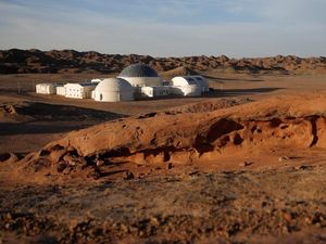 Wisata ke Mars Made in China