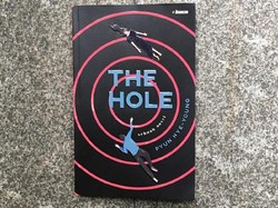 Kekalahan Manusia dalam Lubang Pertanyaan Nihil