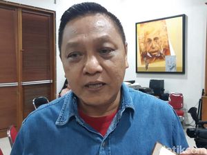 Tak Hanya Ahok, Anies-Erick Thohir Juga Dilaporkan Adhie Massardi ke KPK Tak Hanya Ahok, Anies-Erick Thohir Juga Dilaporkan Adhie Massardi ke KPK
