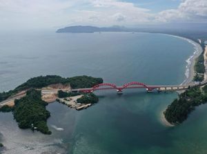 Jalan Panjang Jembatan Holtekamp yang akan Diresmikan Jokowi Jalan Panjang Jembatan Holtekamp yang akan Diresmikan Jokowi