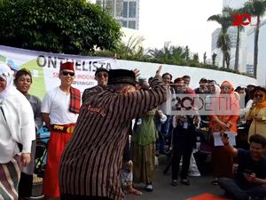 Saat Onthelis Pria Rayakan Hari Kartini di Car Free Day