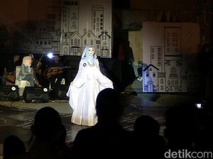 Cantiknya Inong Aceh Berlenggak-lenggok di Catwalk IFF 2019
