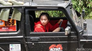 Aksi Offroader Perempuan di Hari Kartini