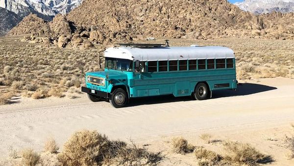 Begini Jadinya Bekas Bus Tahanan Disulap Jadi Tempat Tinggal