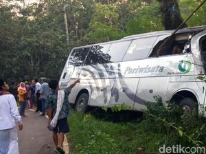 Sopir Bus Tabrak Pohon Tewaskan 2 Orang Diamankan di Rumah Warga Sopir Bus Tabrak Pohon Tewaskan 2 Orang Diamankan di Rumah Warga