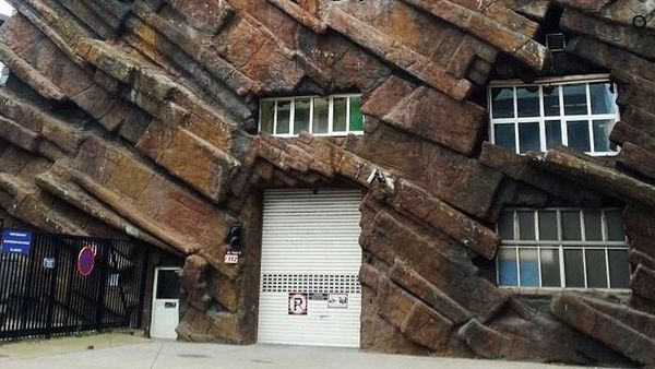 Ada yang Minat Tinggal di Rumah-rumah Aneh Ini?