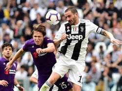 Federico Chiesa jadi salah satu pemain yang menyulitkan Juventus. Dua tembakannya membentur tiang gawang. (Foto: Massimo Pinca/Reuters)