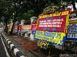 Banyak Mana, Karangan Bunga Pilpres 2019 atau Pilkada 2017?