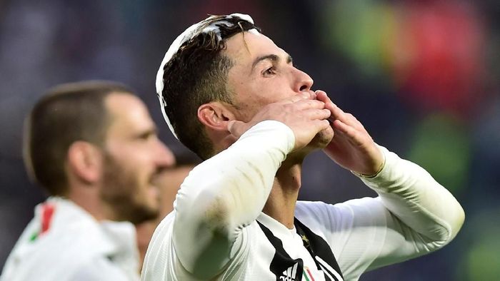 Cristiano Ronaldo menegaskan bakal bertahan di Juventus. (Foto: Massimo Pinca/Reuters)