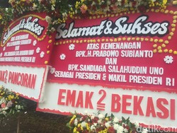 Dari Emak-emak Pancoran hingga Bekasi Kirim Bunga untuk Prabowo