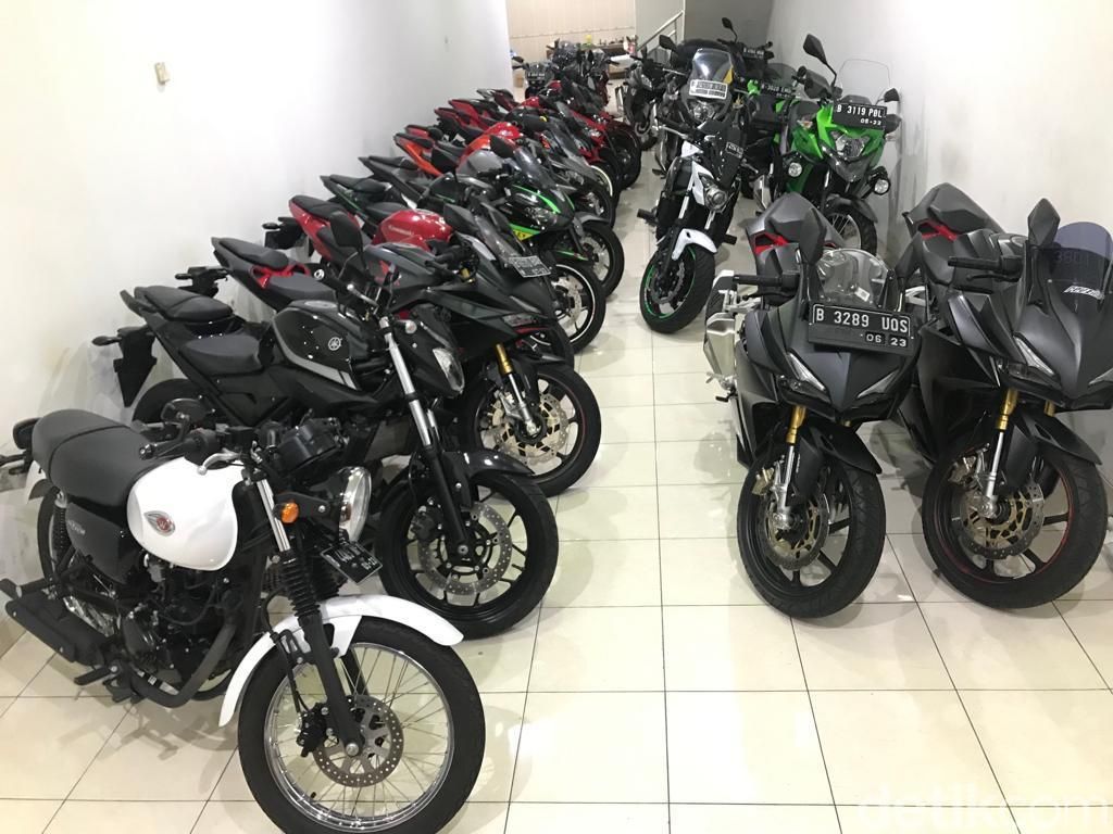 Jualan Anjlok, Pedagang Motor Bekas Mulai Waswas Jualan Anjlok, Pedagang Motor Bekas Mulai Waswas