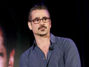 Colin Farrell Jadi Penguin Didukung Danny DeVito Colin Farrell Jadi Penguin Didukung Danny DeVito