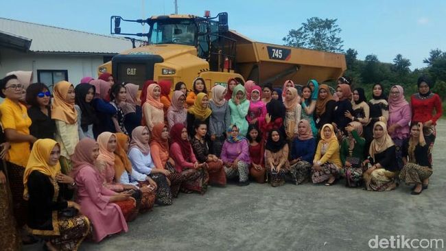 Berita Potret Emansipasi Wanita di Sebuah Perusahaan Tambang Banyuwangi Rabu 22 Mei 2019 Berita Potret Emansipasi Wanita di Sebuah Perusahaan Tambang Banyuwangi Rabu 22 Mei 2019