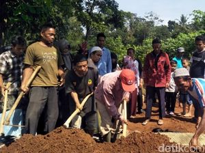 Kisah Empat Petugas KPPS di Cianjur yang Meninggal karena Kelelahan Kisah Empat Petugas KPPS di Cianjur yang Meninggal karena Kelelahan